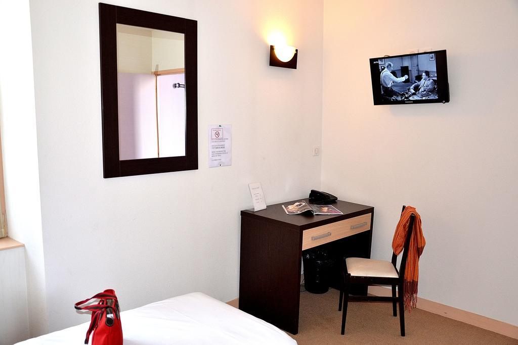 Hotel Les Benedictins Лимож Номер фото