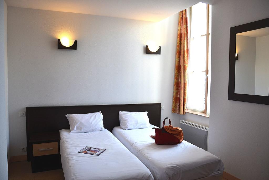 Hotel Les Benedictins Лимож Номер фото