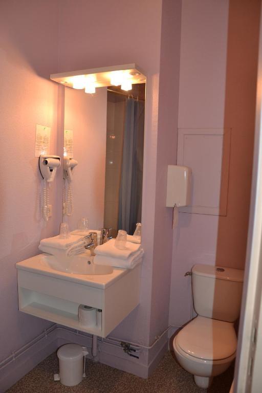 Hotel Les Benedictins Лимож Номер фото