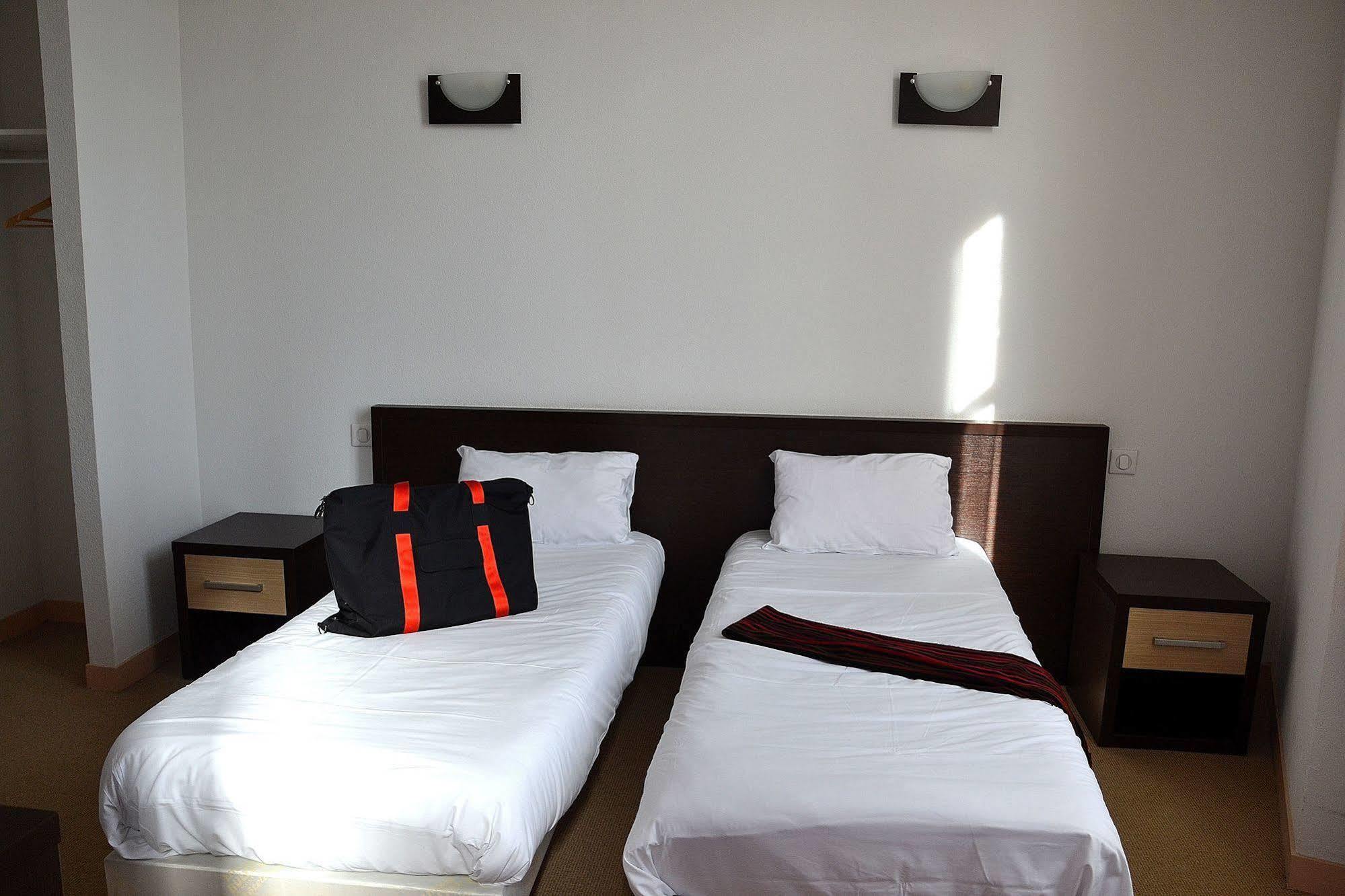Hotel Les Benedictins Лимож Экстерьер фото